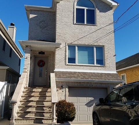 2nd image of 437 Manhattan St
