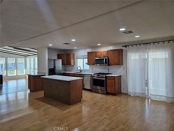 5th image of 14055 Lake View Dr