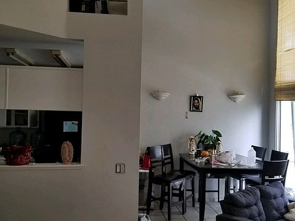 2nd image of 11150 Glenoaks Blvd Unit 302