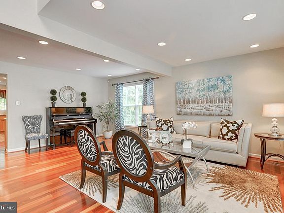 4th image of 6221 Lilac Bush Ln