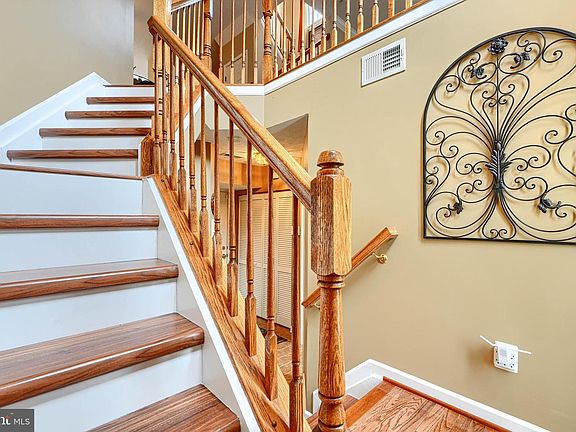 4th image of 229 Kestrel Dr