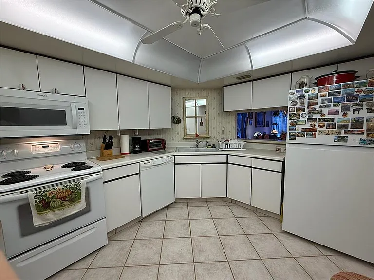 7400 Sun Island Dr #505 — Photo 12