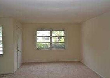 4th image of 332 Sky Loch Ct