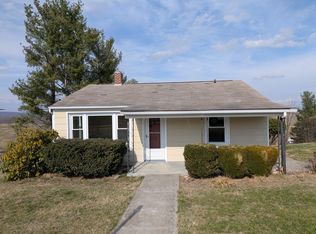 840 Silver Lake Rd, Christiansburg, VA 24073