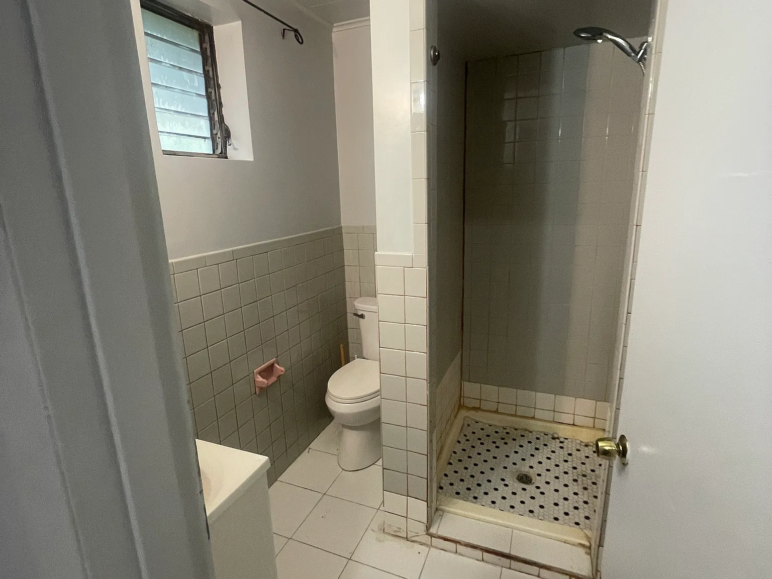 Studio, 400 sqft, $1,300 — Photo 3