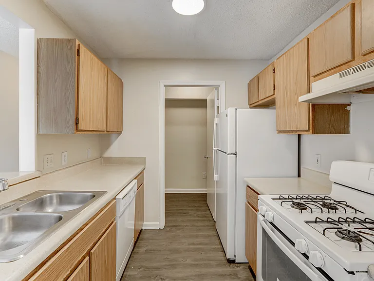 Forest Glen Apartments — Photo 21
