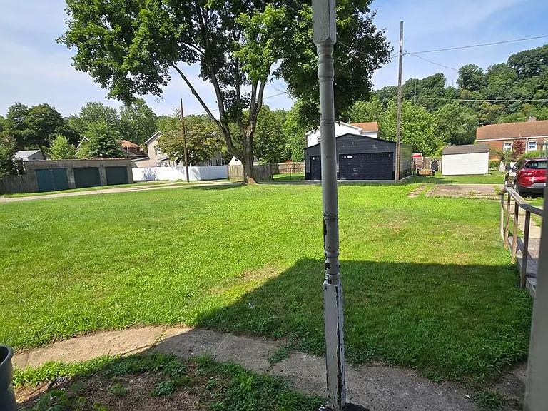 216 Clifford Ave — Photo 13