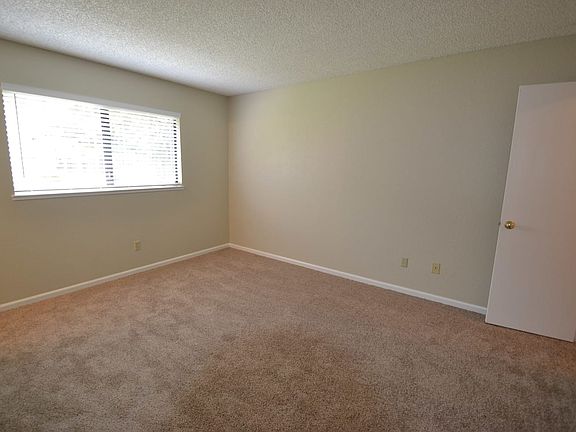5th image of 1535 Wimbledon Dr