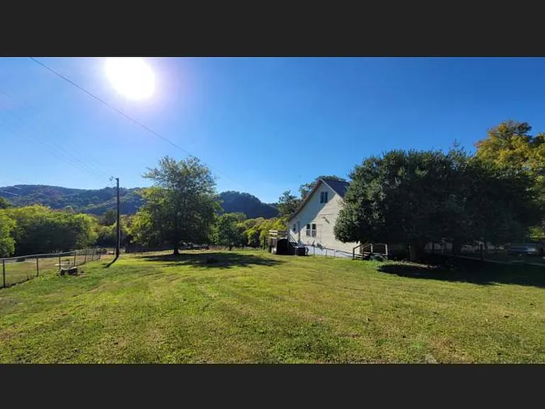 627 Jennings Creek Hwy — Photo 5
