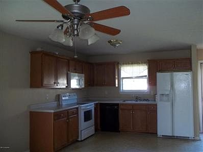 4th image of 636 S 15th St