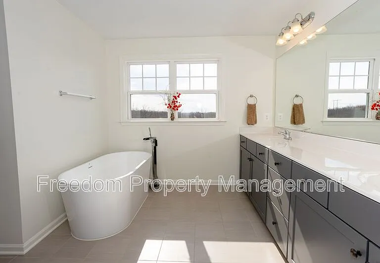 2425 Morgans Point Dr — Photo 29