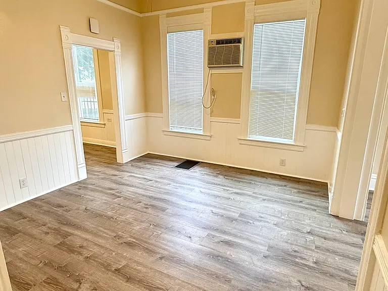 930 E Channel St — Photo 5