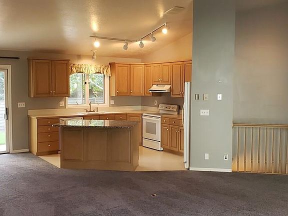 2nd image of 3521 Sun Cir