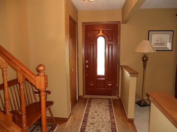 2nd image of 682 Oriole Dr