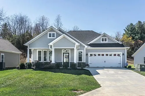 515 Villa Ln Photo 1