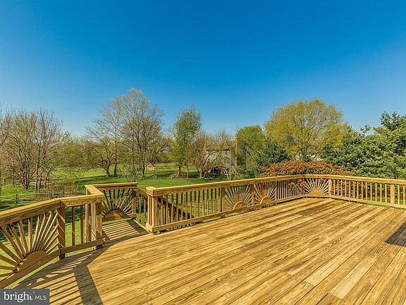 5th image of 301 Braeburn Dr