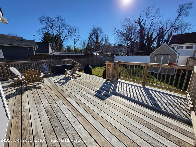 49 Locust Ave — Photo 21