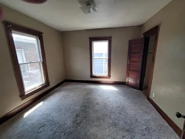 1240 S Float Ave #1240 S FLOAT — Photo 2