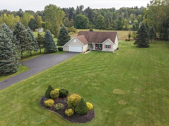 5th image of 4394 Witherden Rd