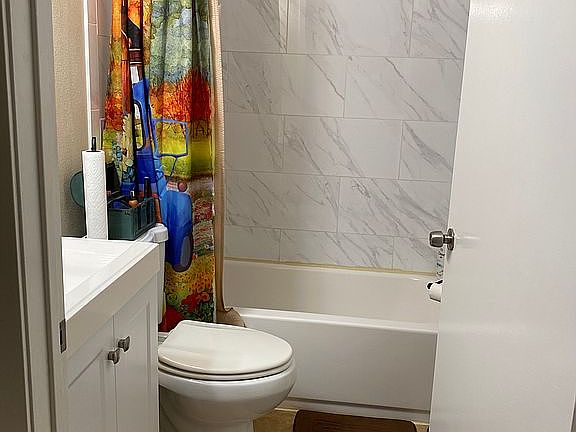 5th image of 801 Bowie St