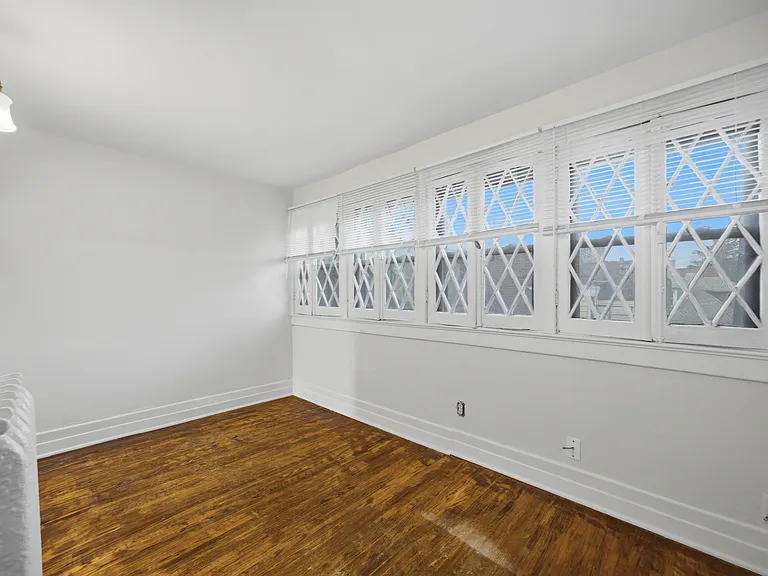 4 Canterbury Rd #3 — Photo 6