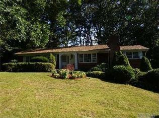 12 Rising Rd, East Setauket, NY 11733