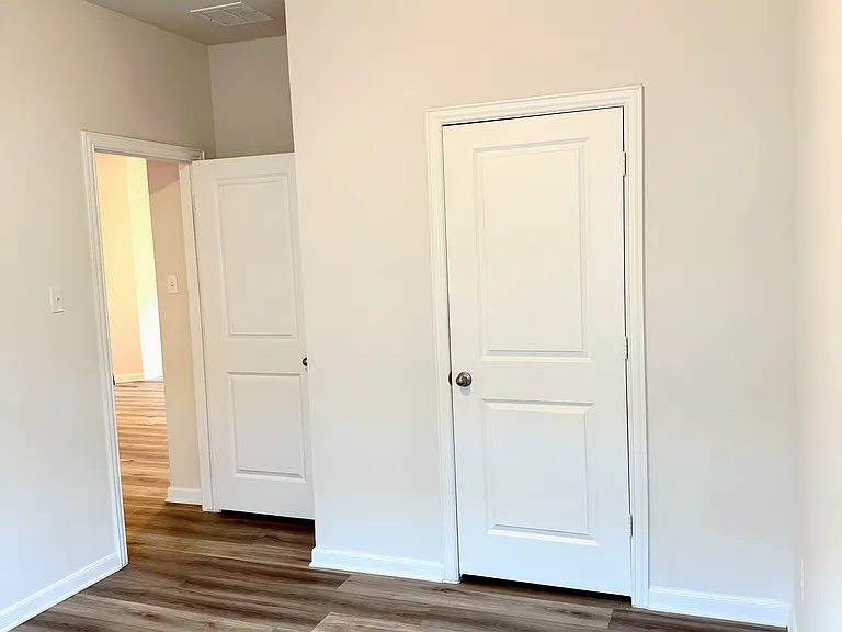 2075 Hartley Dr — Photo 16