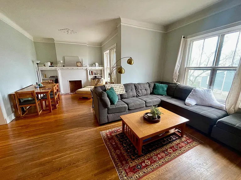 2320 E Belleview Pl — Photo 4