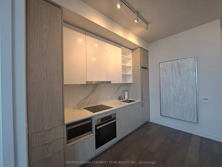 55 Cooper St #Penthouse 112 — Photo 9