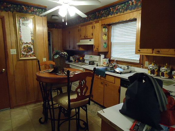 4th image of 208 Gordon Dr