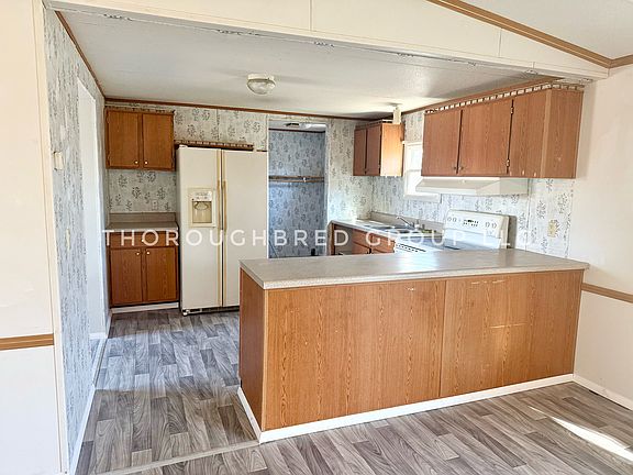 3rd image of 308 Spurgeon Dr