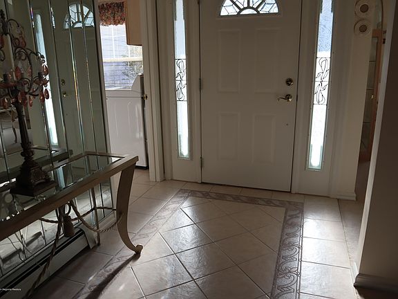 3rd image of 6 Napoli Ct