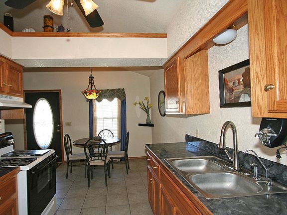 3rd image of 26 Natalie Ln