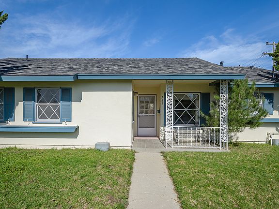 3rd image of 725 E El Camino St