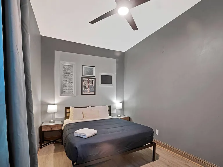 1807 W Erie St #2 — Photo 11