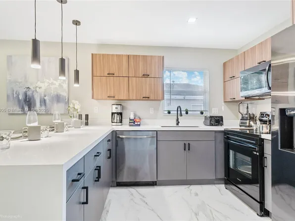 1028 NW 63rd St, Miami, FL 33150