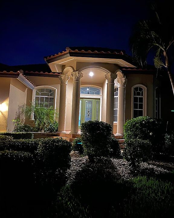 1st image of 940 Olive Ct