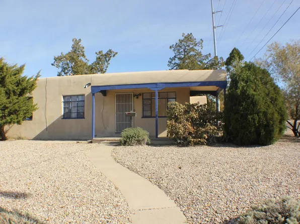 1300 Bryn Mawr Dr NE, Albuquerque, NM 87106