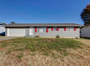 2737 W Chicago St, Springfield, MO 65803