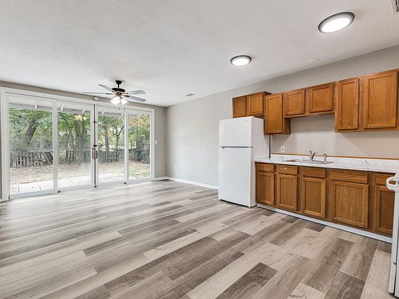 4th image of 11614 Oakfield Dr