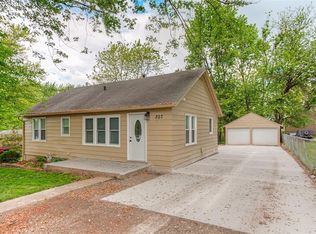 307 McKinley Ave, Des Moines, IA 50315