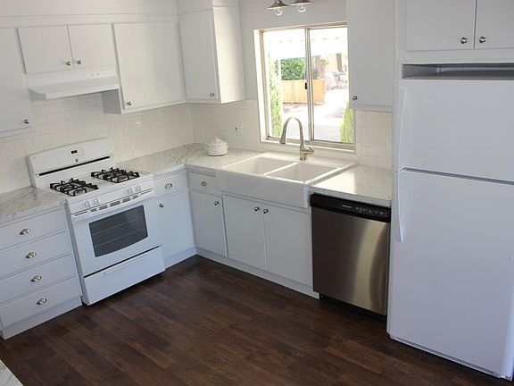 3rd image of 135 Mountain Springs Dr