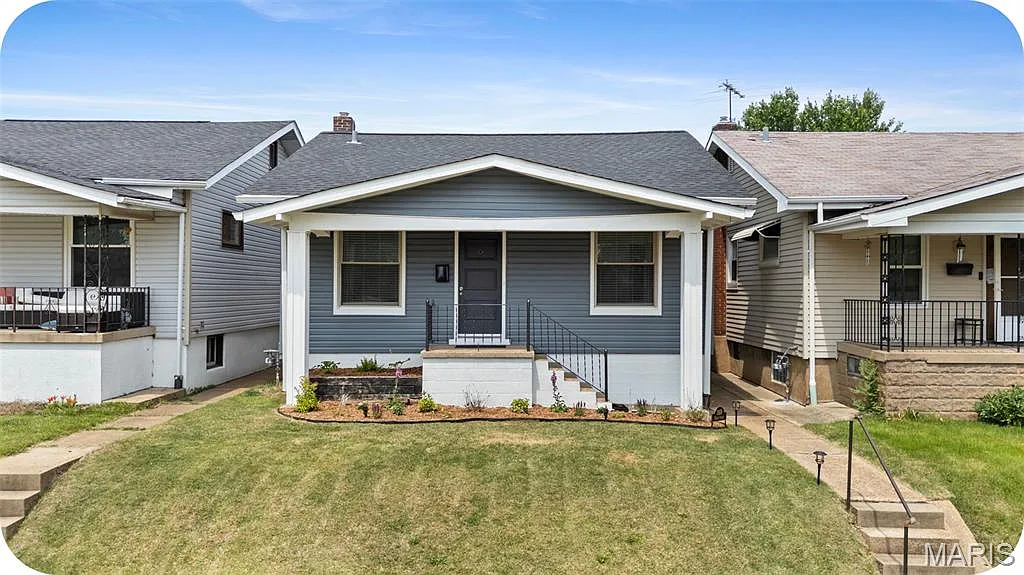 3959 Walsh St photo 1