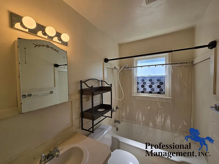 1034 N 24th St #1 — Photo 6