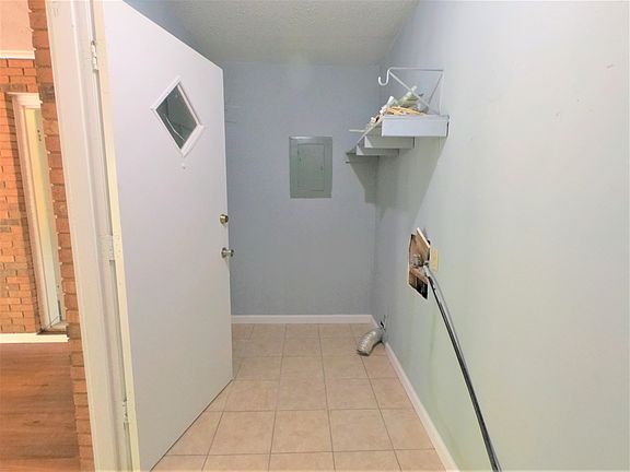 Washer/ Dryer room