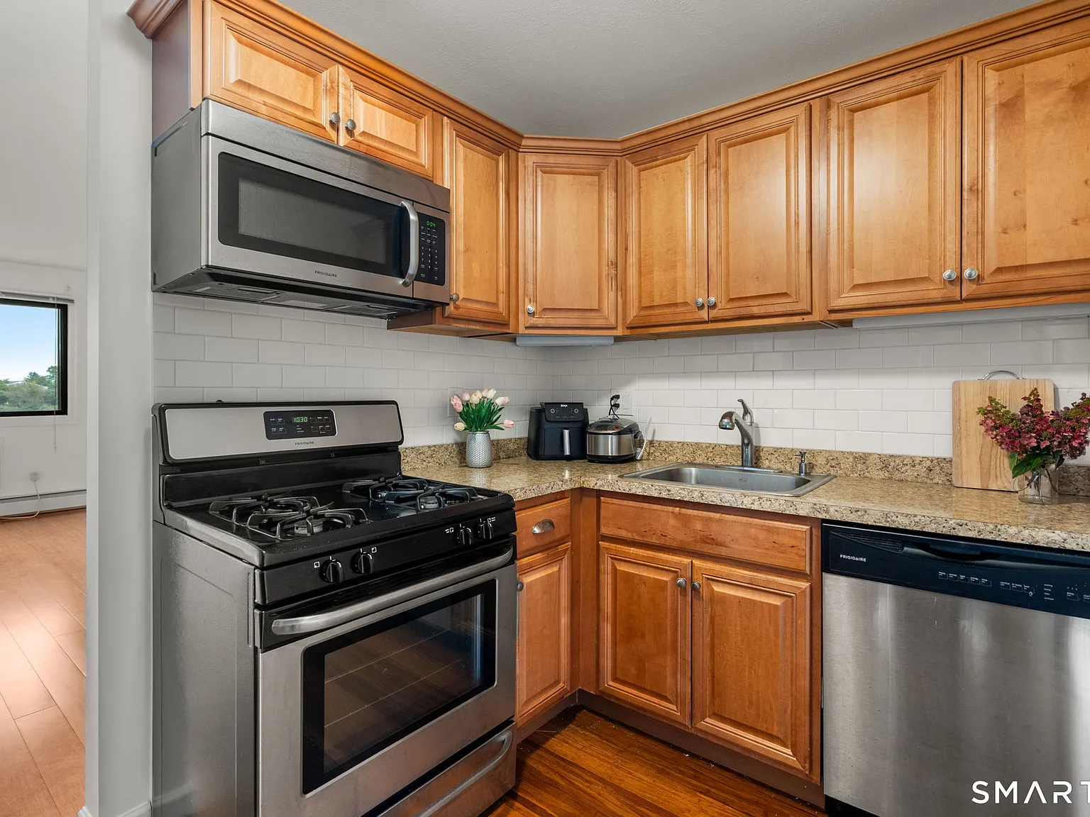 1 bed, 586 sqft, $2,000 — Photo 3