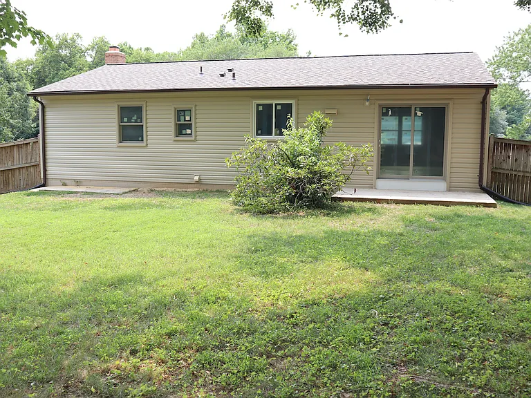 12111 Suffolk Ter — Photo 3
