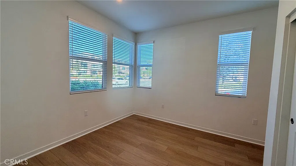 4 bed, 3.5 bath, 2007 sqft, $4,280 — Photo 2