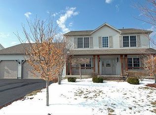 608 Prairieview Pkwy, Hampshire, IL 60140