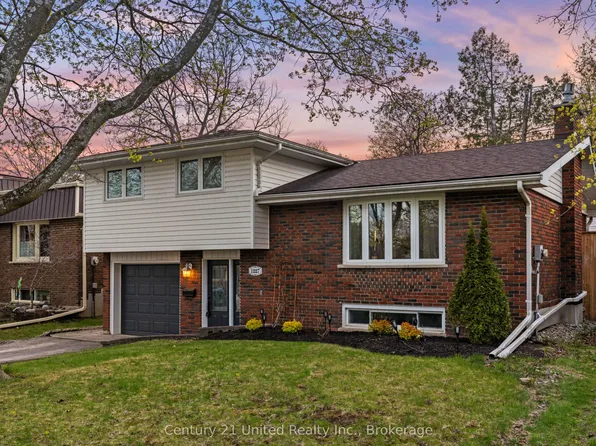 1227 Cartier Blvd, Peterborough, ON K9H 6S2